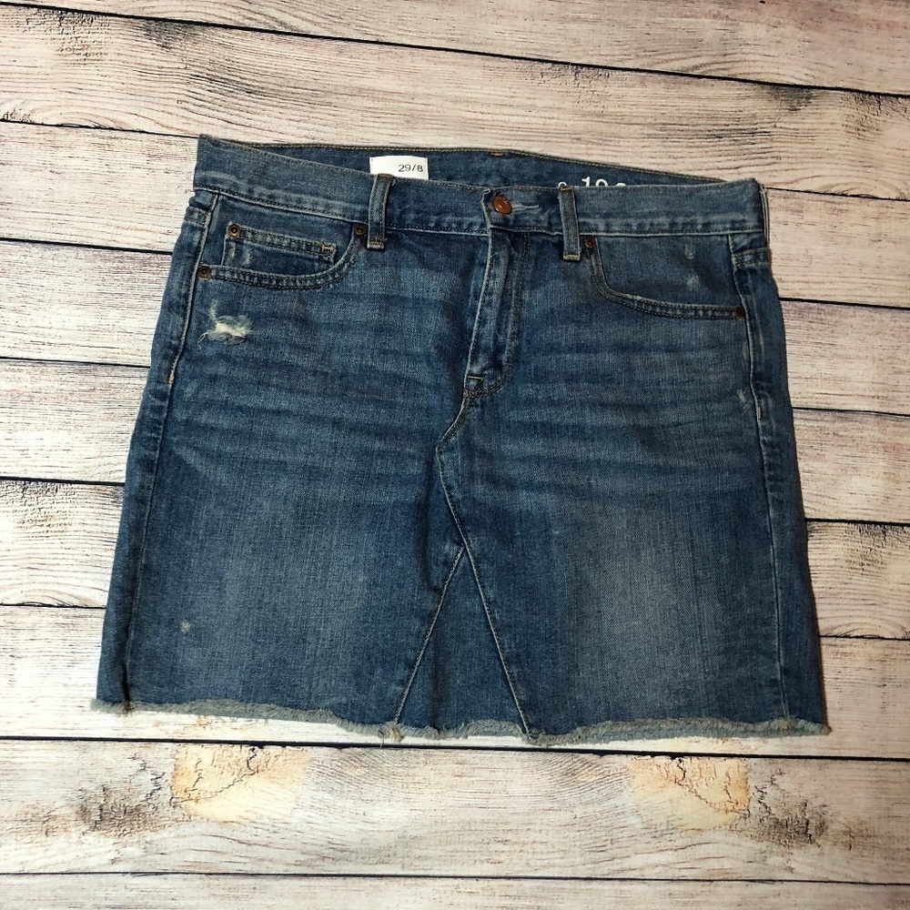 Gap Denim Mini Skirt With Raw Edge Hem Size 29/8